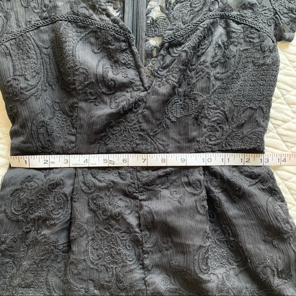 Boho Lacey Short Romper with back zip - Picture 14 of 14